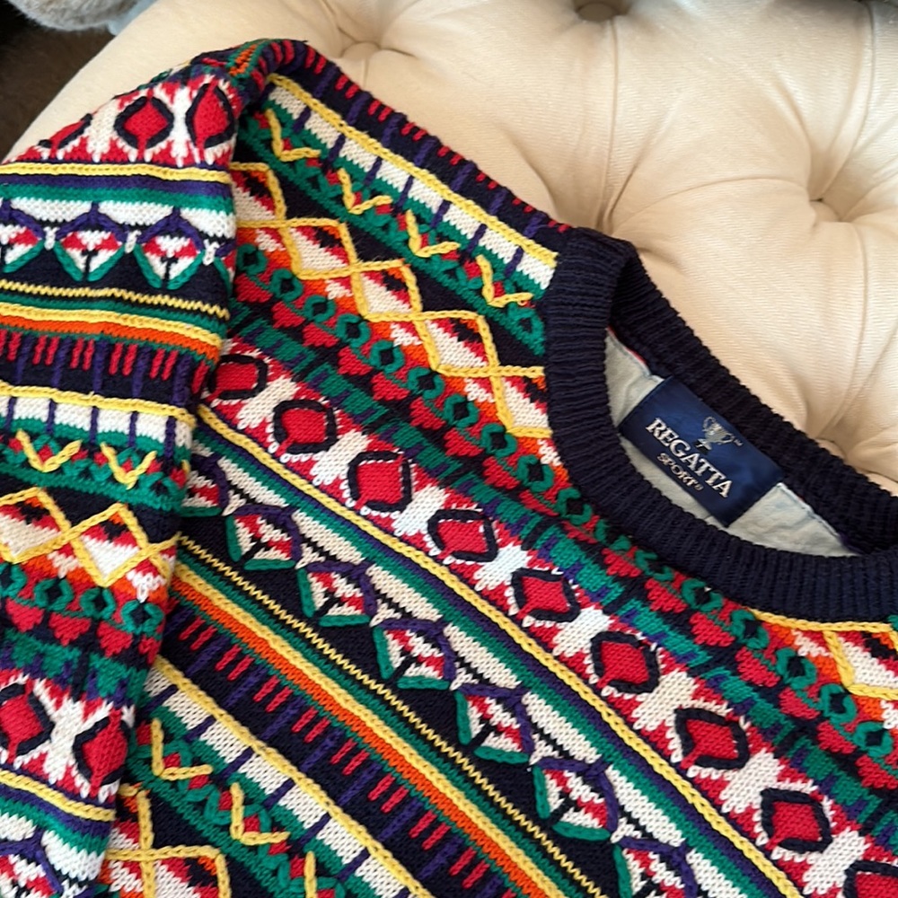 Men’s Medium playful sweater with sharp pattern and colors